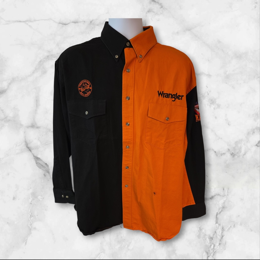 Wrangler Men's Black and Orange Shirt